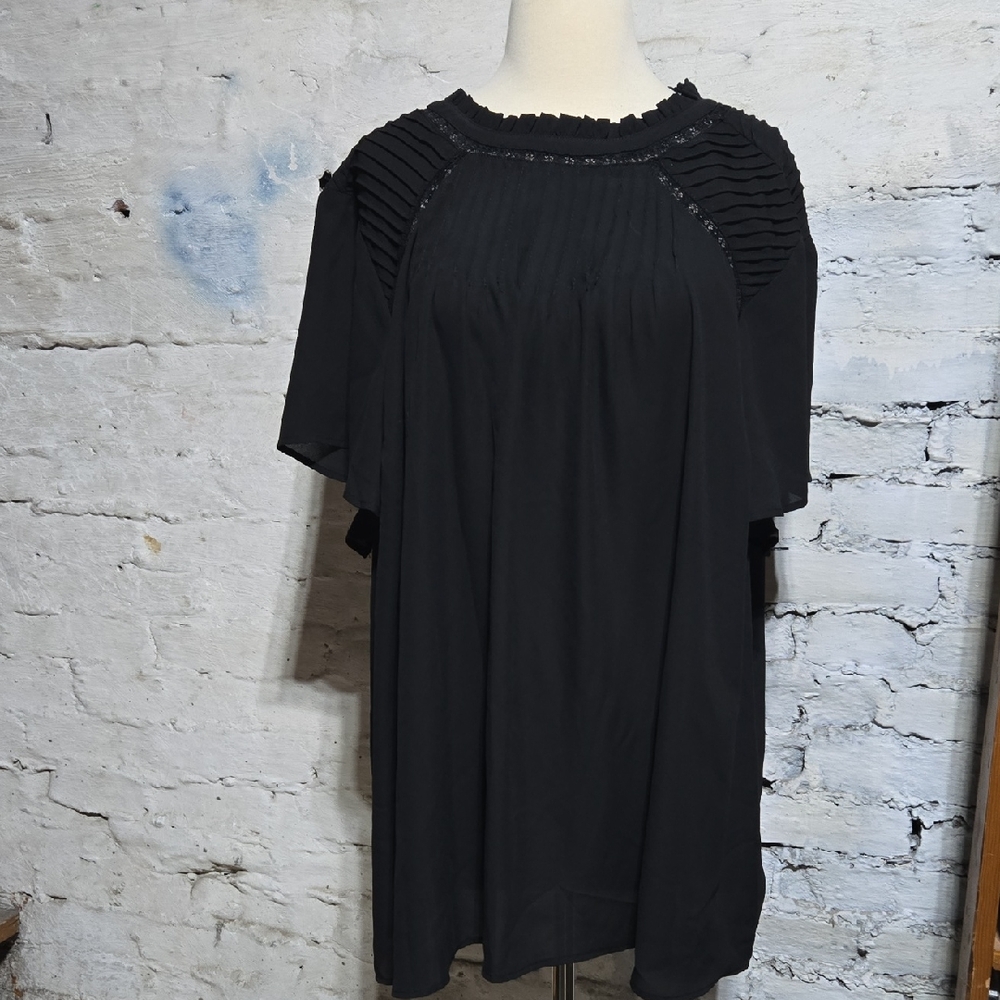 Black Pleated Short Sleeve Top